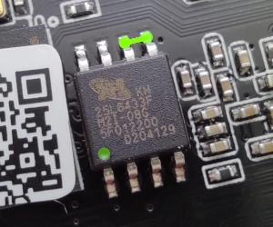 Flash chip orientation marker